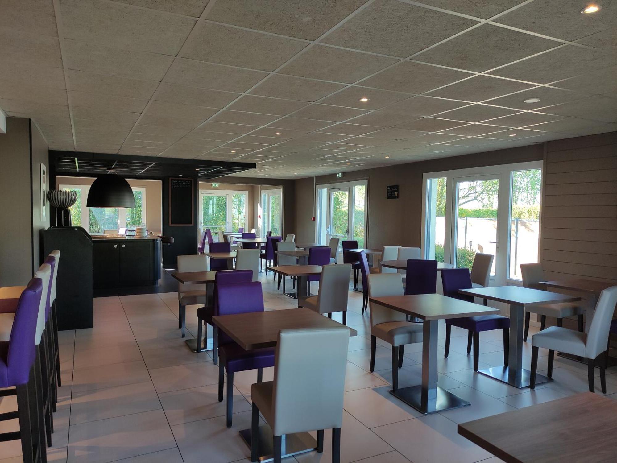 Отель Campanile Sable-Sur-Sarthe Vion Экстерьер фото